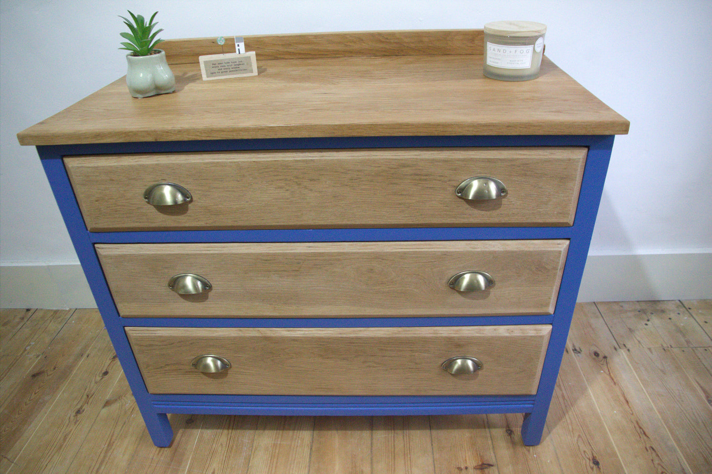 Petite oak Chest of Drawers