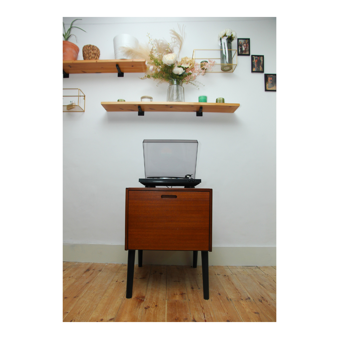 Meredew Vinyl Cabinet